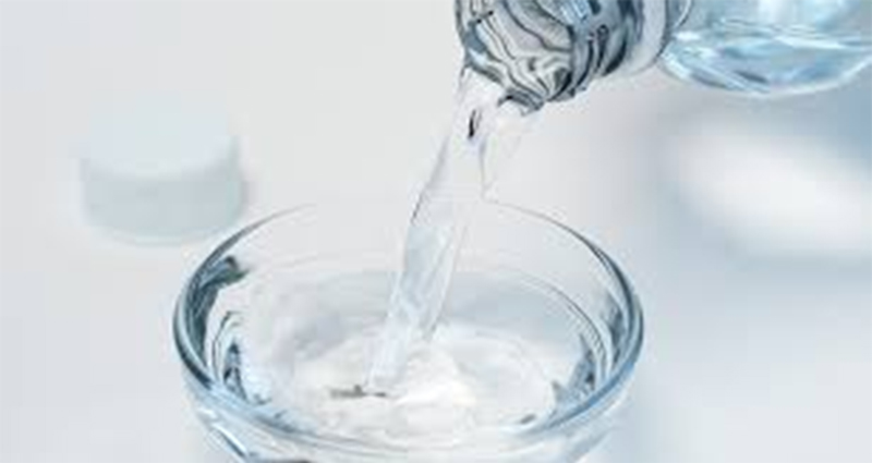 cleaning with water and vinegar